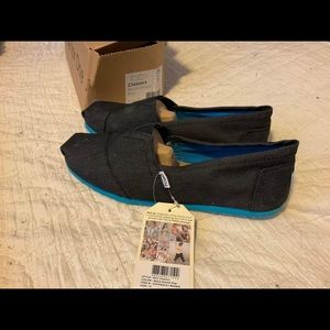 TOMS men’s shoes:  Black Denim Pop Men's Classics Size M11, never worn